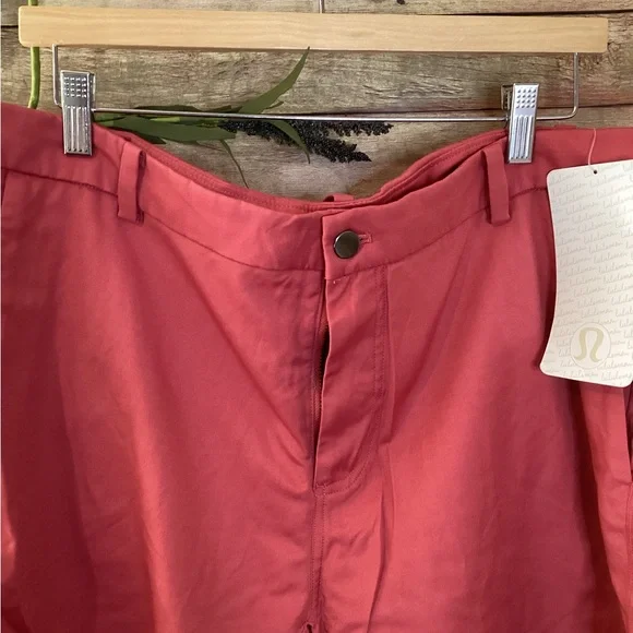 Lululemon Athletica Salmon flat front shorts - Picture 4 of 12
